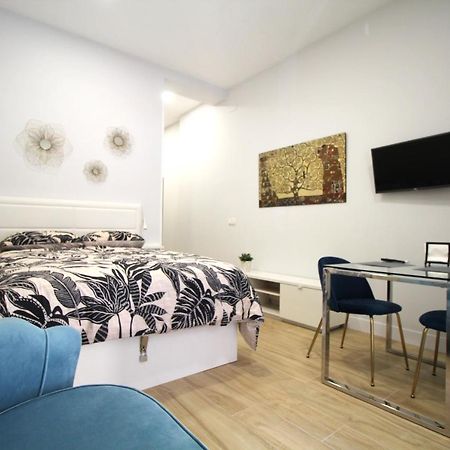 Apartamento En Embajadores Madrid Esterno foto