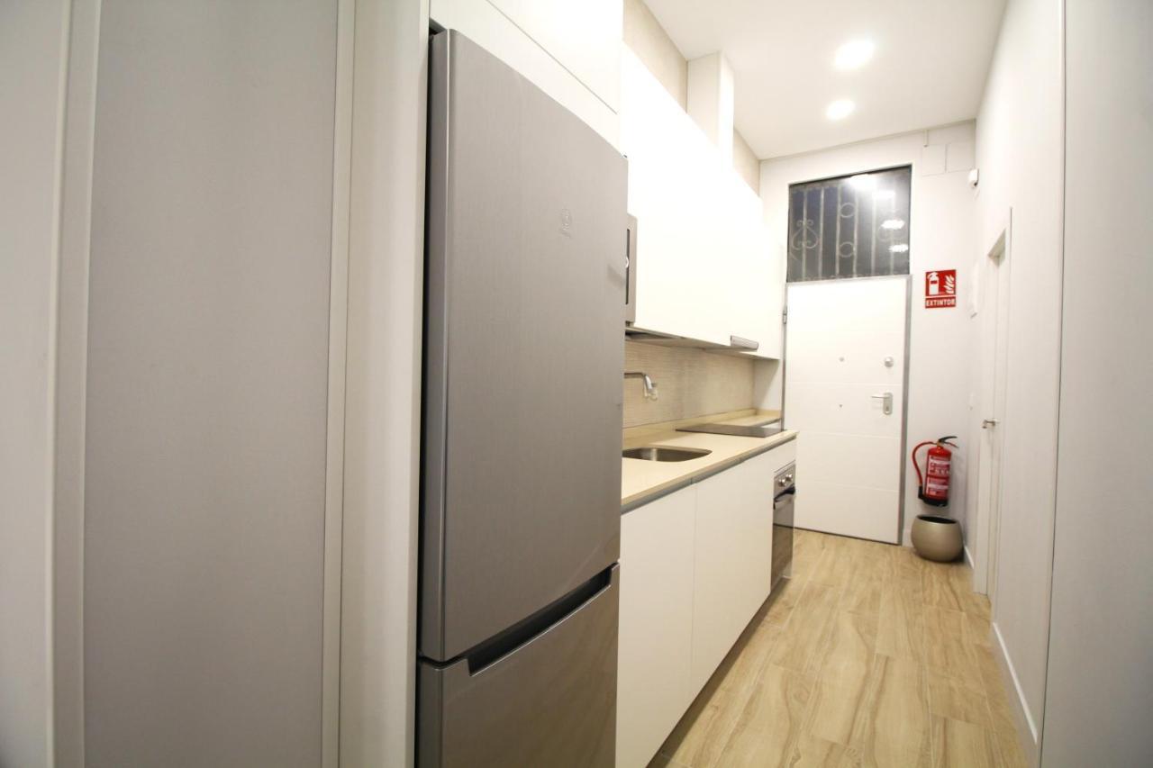 Apartamento En Embajadores Madrid Esterno foto